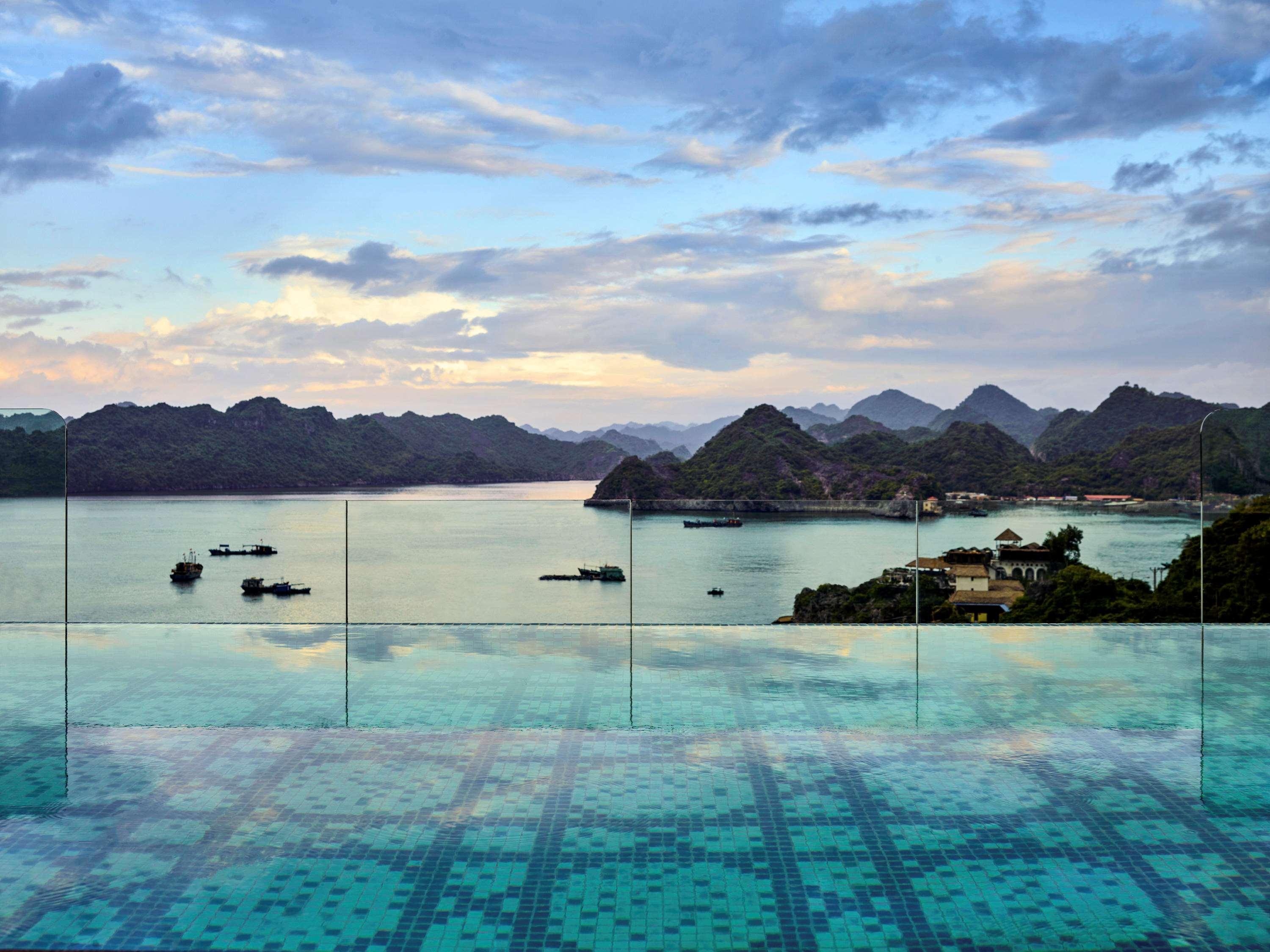 Hotel Perle D'Orient Cat Ba - Mgallery Chan Chau Luaran gambar View of the bay from the hotel