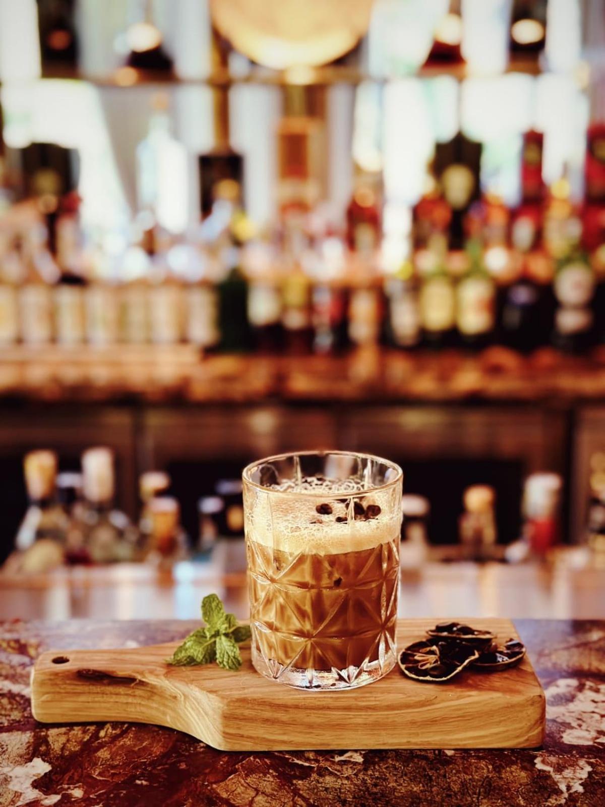 Hotel Perle D'Orient Cat Ba - Mgallery Chan Chau Luaran gambar A glass of beer